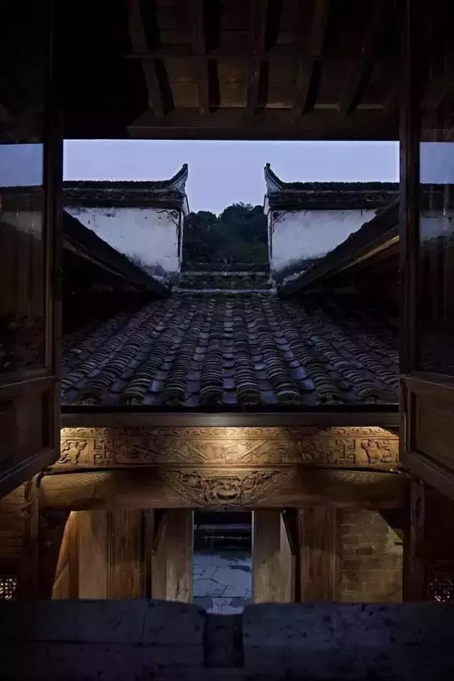 青瓦灰墻,高瓴飛檐,處處消磨時光