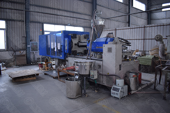 坤寶合成樹脂瓦配件生產車間