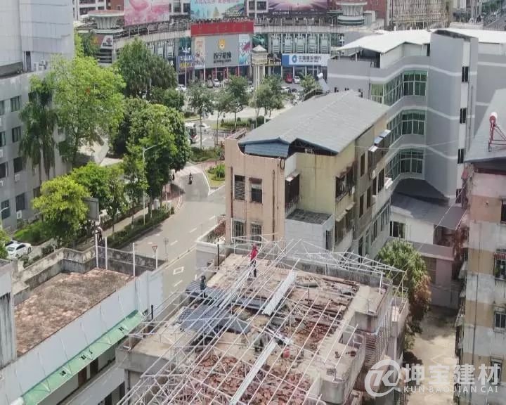 除隱患 提形象 梅州:干群合力齊參與 鐵皮瓦整治在行動