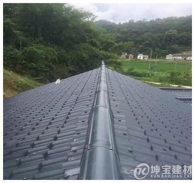 裝修屋頂選彩鋼瓦好還是合成樹脂瓦好?選對了直接節(jié)省幾千元
